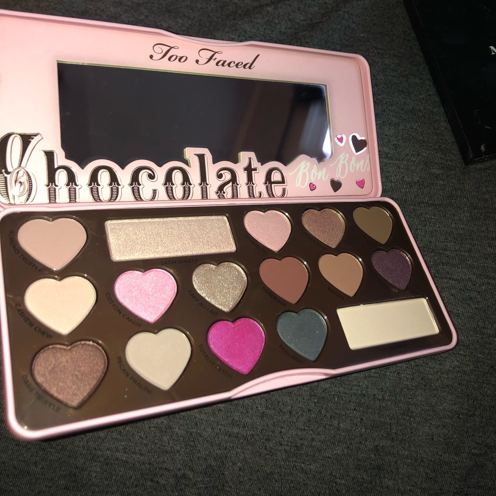 Too faced chocolate bon bons eyeshadow palate
